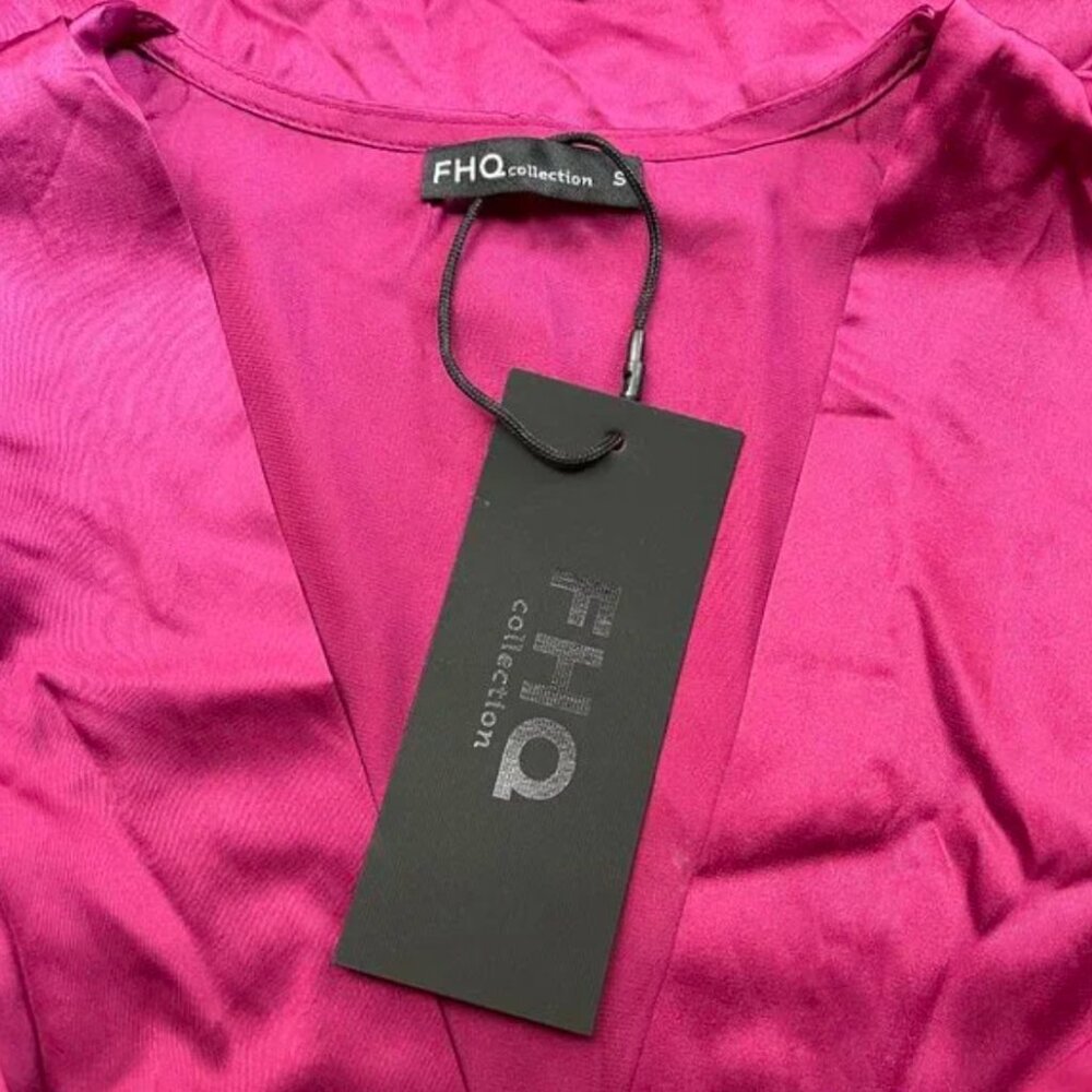 NWT FHU collection Half Sleeve Elegant Sheath V Neck Top - Picture 4 of 9